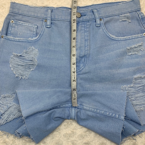 Urban Outfitters BDG Dropped Waist Destroy Short Sz 28 - Picture 10 of 11
